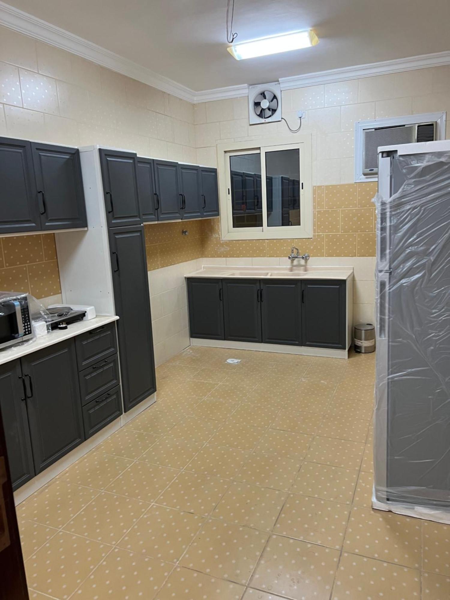 تنفيذية غرفتين نوم وصالة ومطبخ 2 Bedrooms , Lounge And Kitchen Apartment *