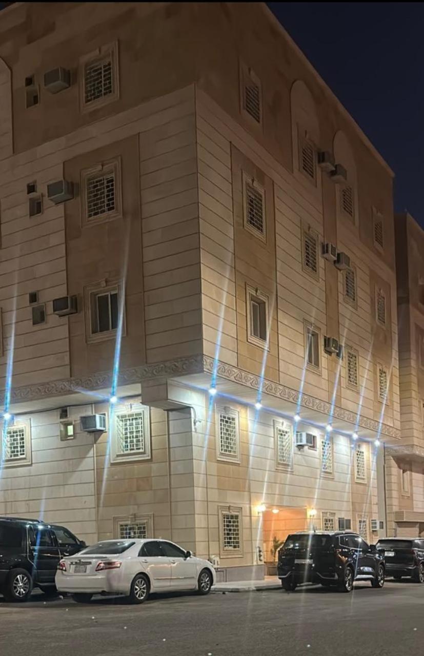 تنفيذية غرفتين نوم وصالة ومطبخ 2 Bedrooms , Lounge And Kitchen *